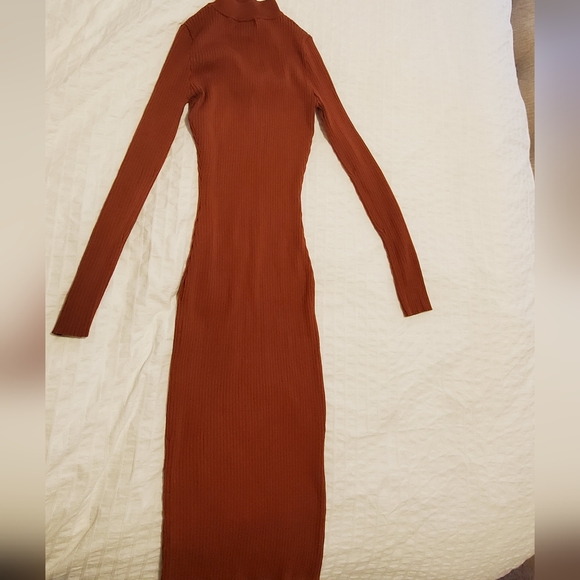 DRESS OVER THE KNEE - Picture 2 of 3